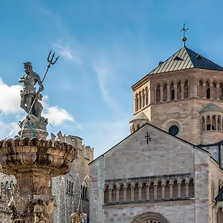 Comodo Appartamento Trento Centro Il Duomo Bianco Exterior photo